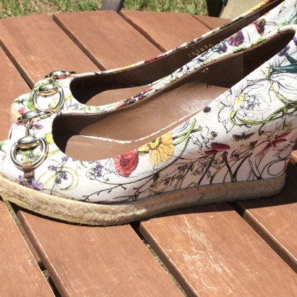 Gucci Flora Horsebit Wedge Heels 5 - Picture 7 of 8